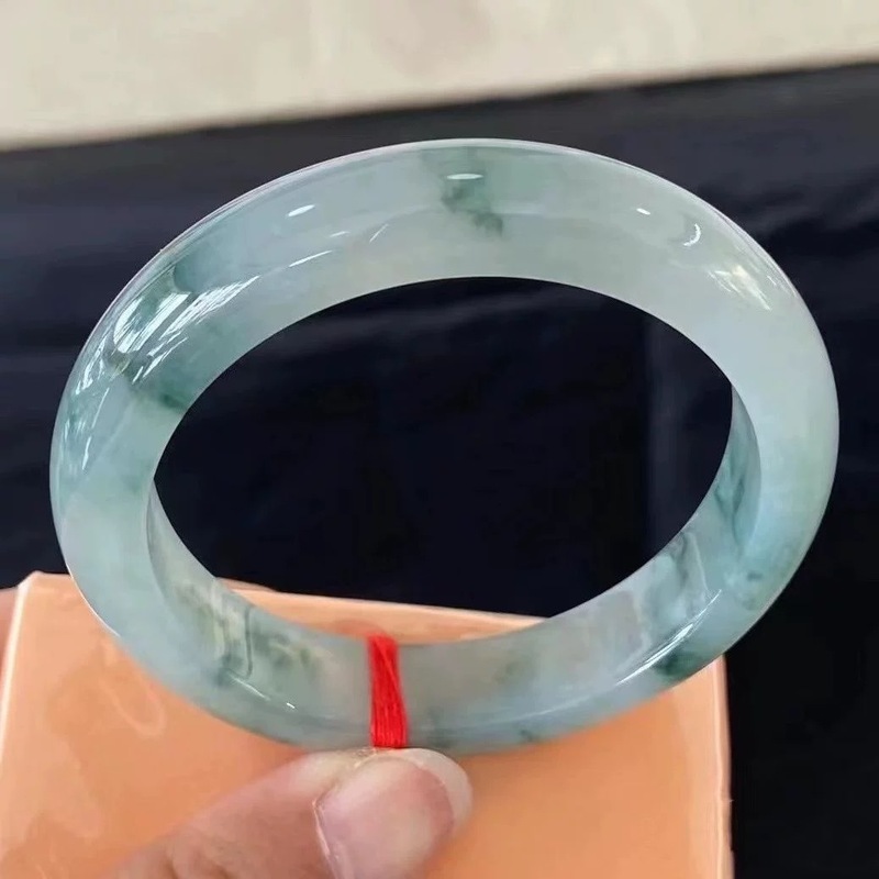 Jadeíta de Myanmar con motivos - Bracelets reseña y precio