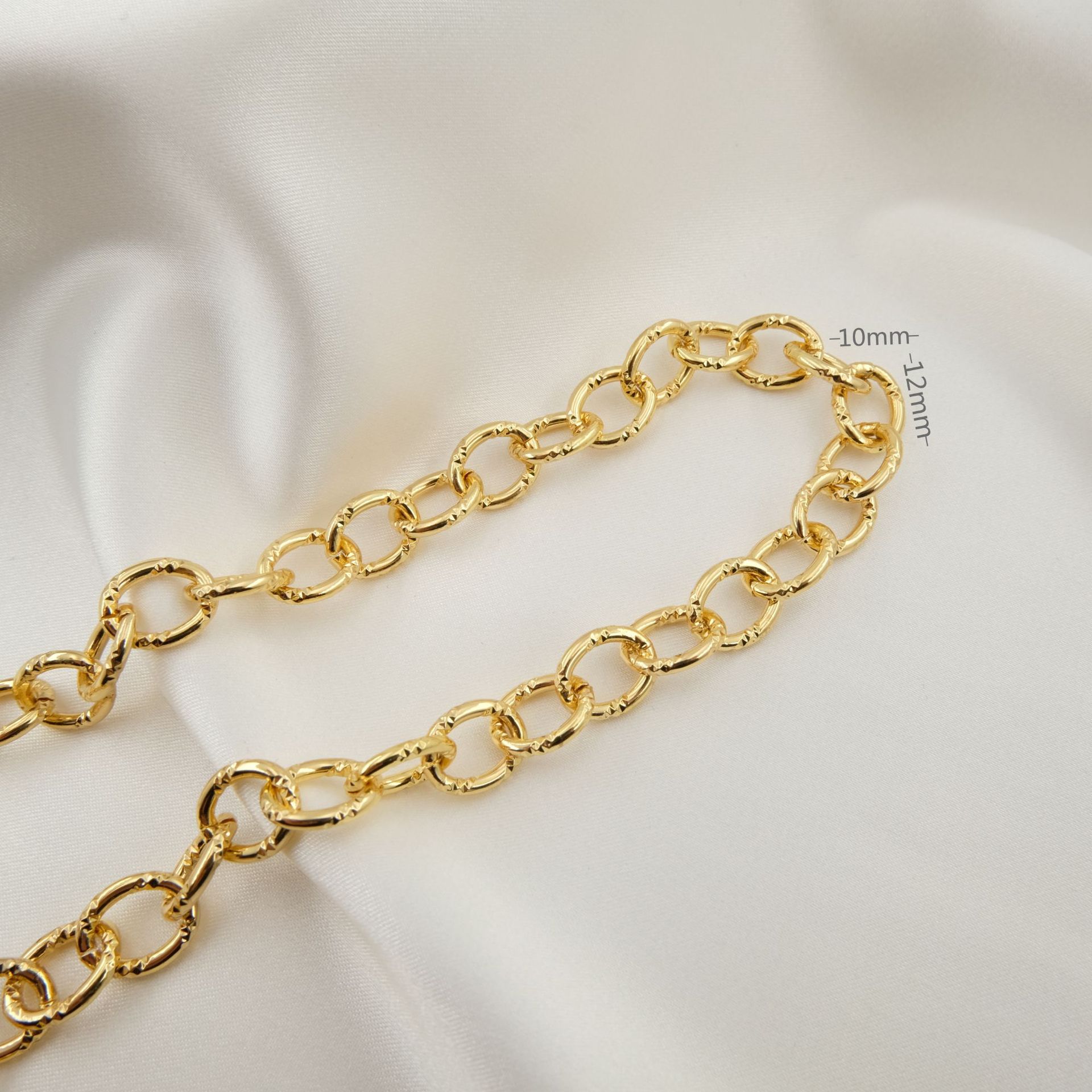 WT-BC199 chapado en oro de 18K - Cuban Link Chain 12Mm reseña y precio