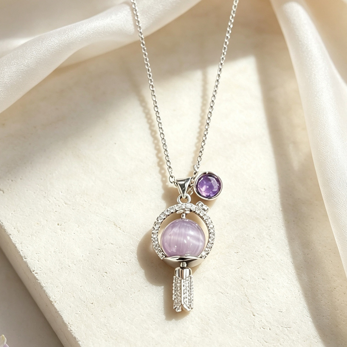 Collar con colgante en forma d - Anime Pendant Necklace reseña y precio