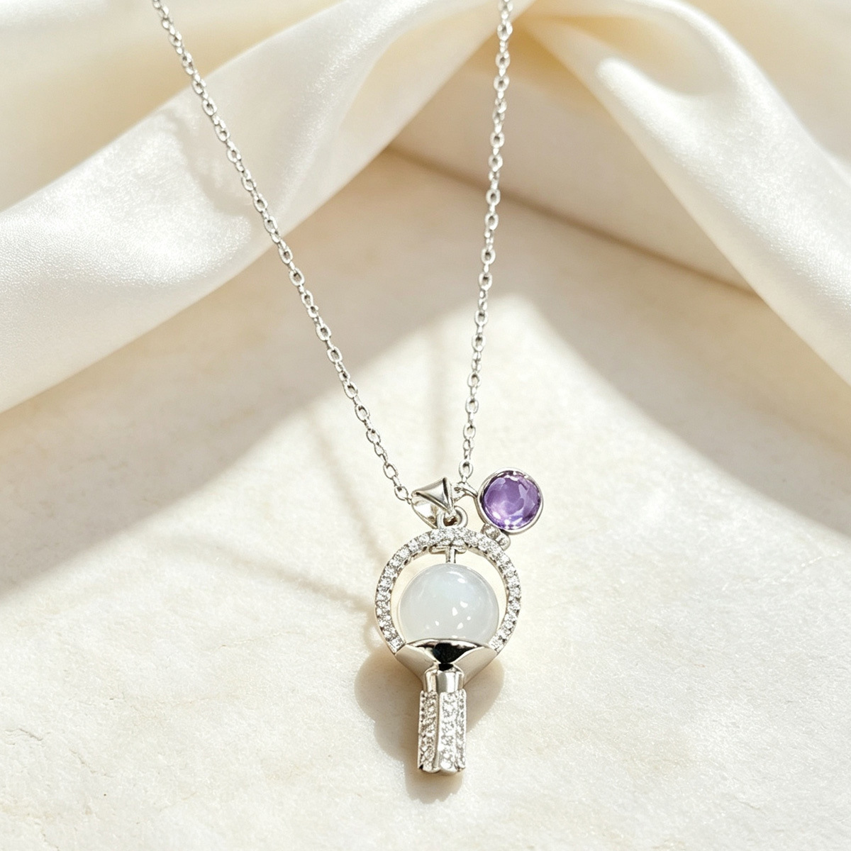 Collar con colgante en forma d - Anime Pendant Necklace reseña y precio