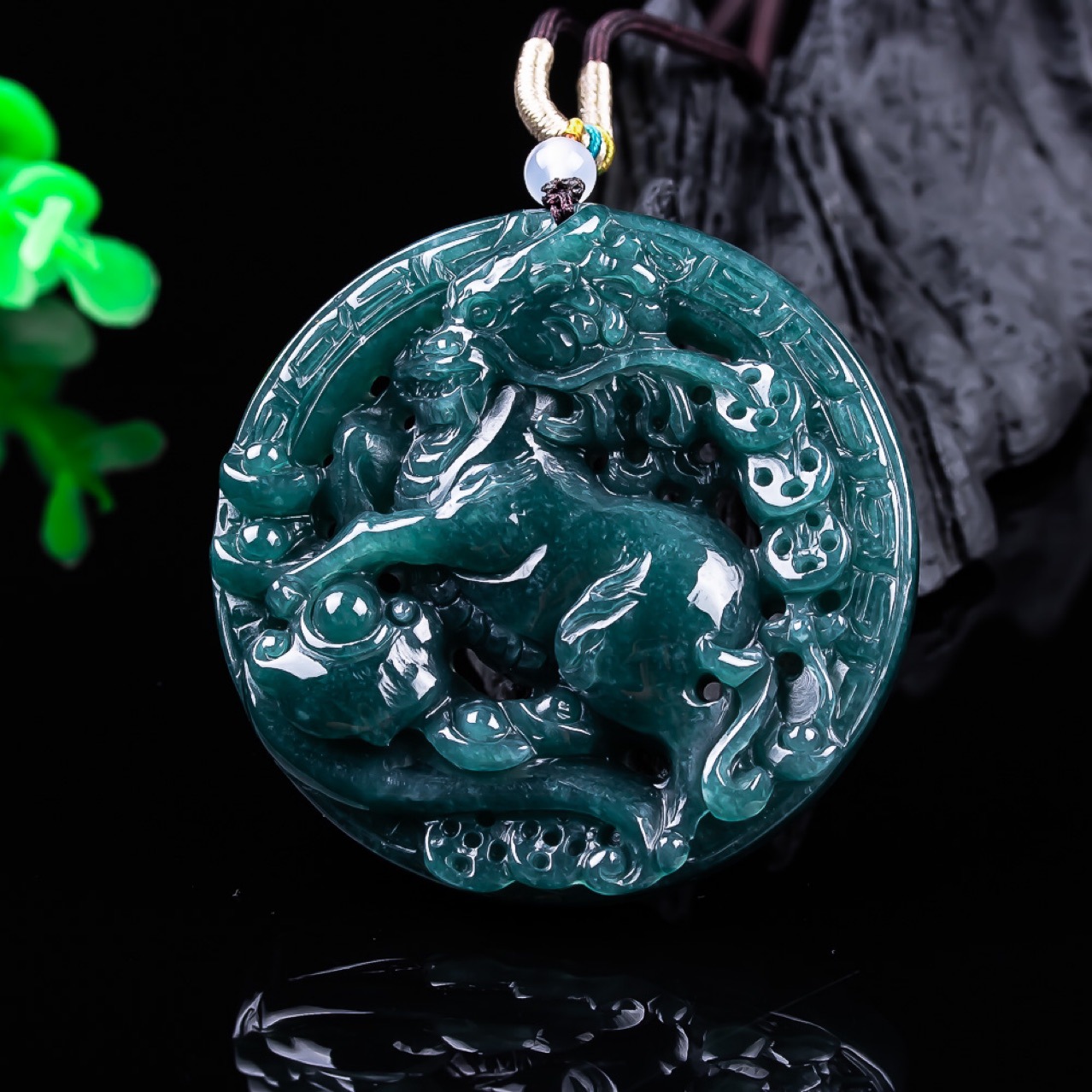 Colgante de Dragón de Jadeíta  - Necklaces reseña y precio