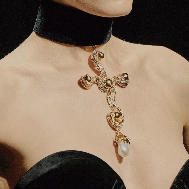 Collar con colgante de cruz de - Pearl Choker Necklace Vintage reseña y precio