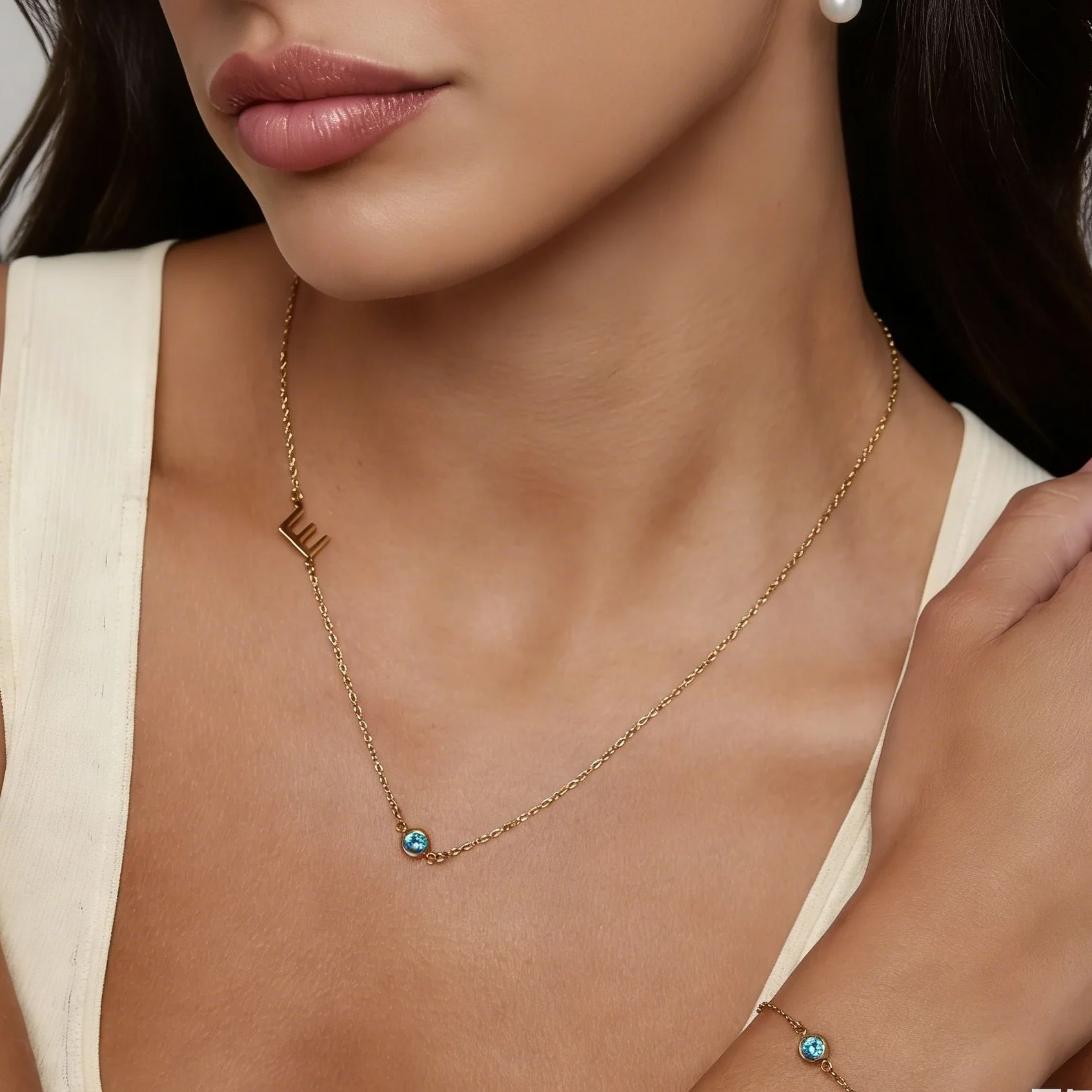 Collar con inicial y piedra de - Initial Letter Necklace 18K Gold reseña y precio